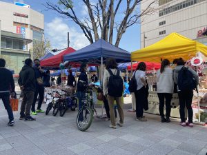 接客中のオギヤマスタッフ