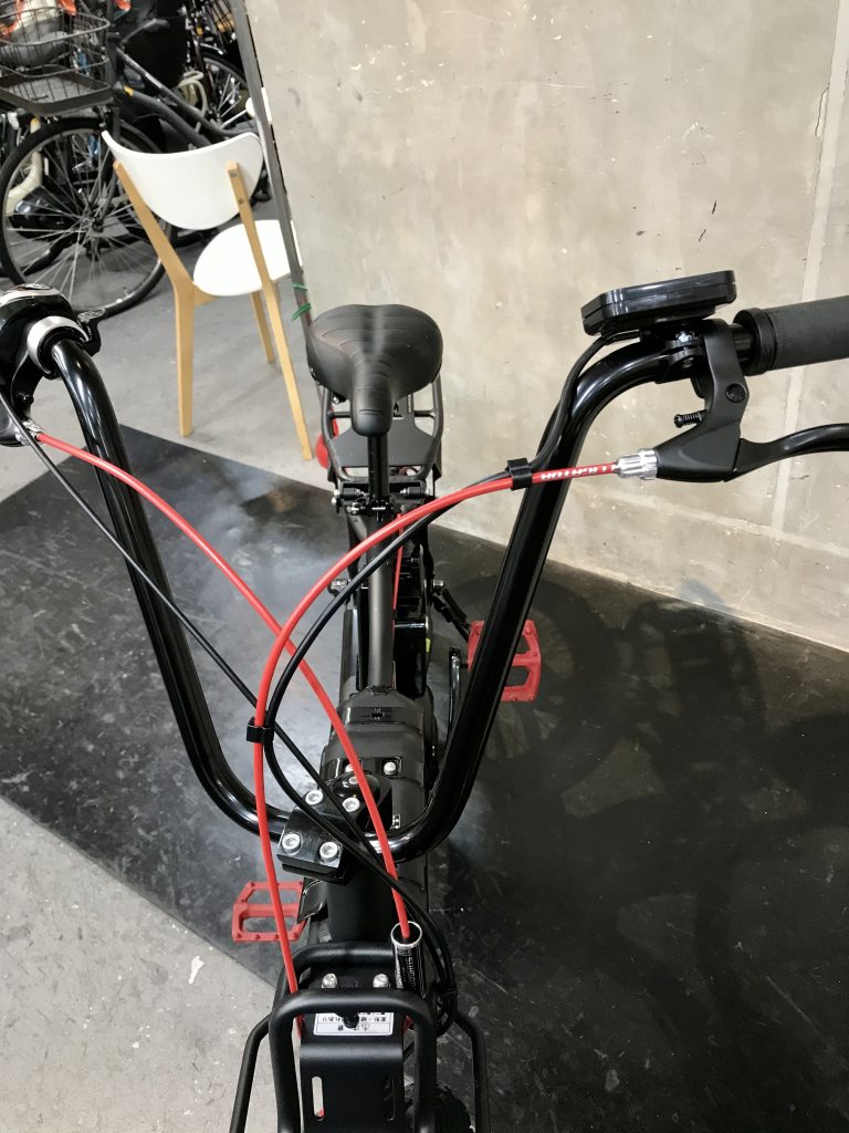 ワイヤー類はスッキリ納めました