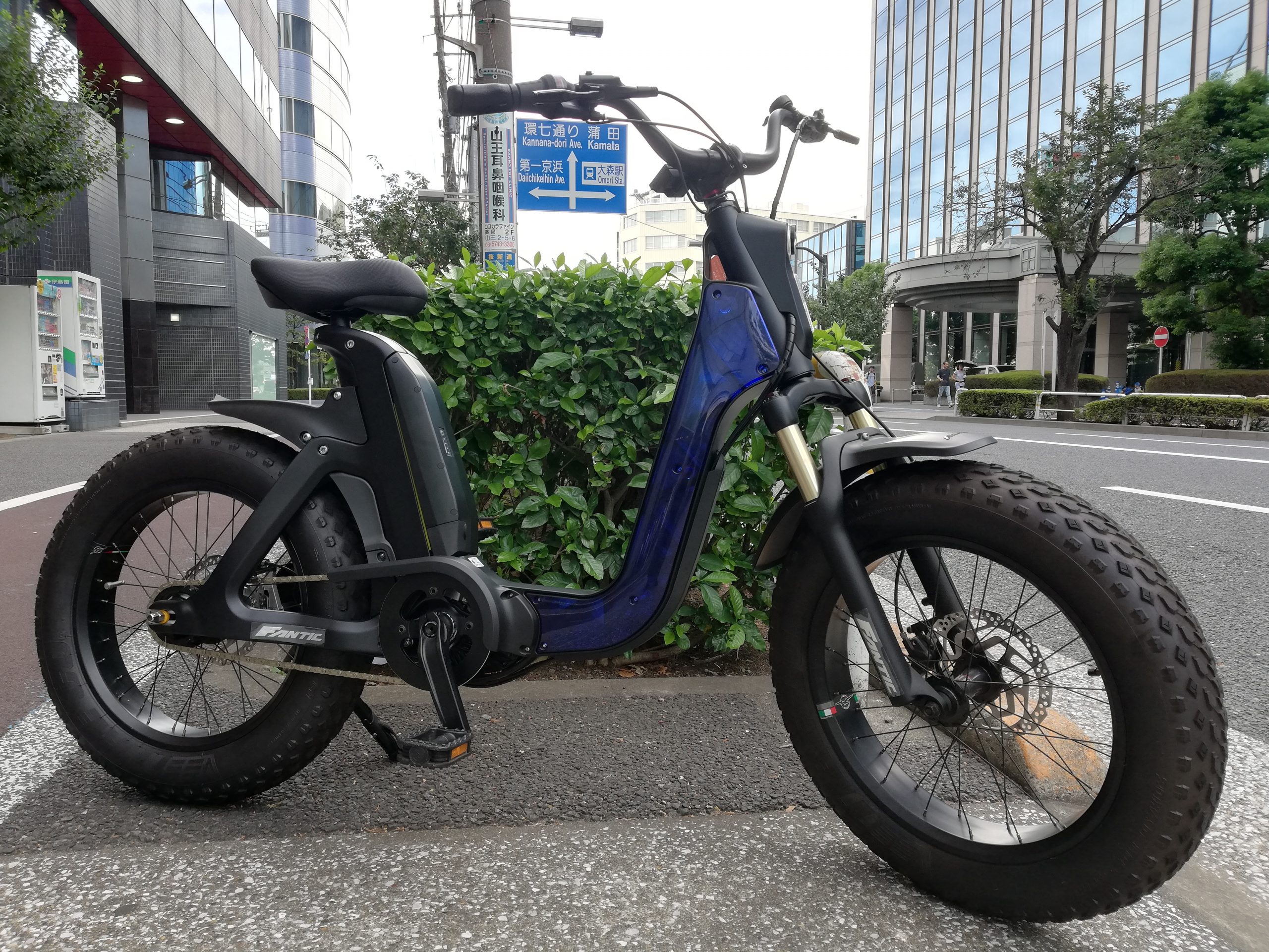 【南大井店 新古車情報】ISSMO URBAN ブラック 420,000(税込)
